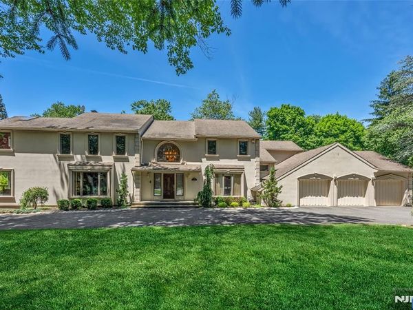 59 Deerfield Lane, Upper Saddle River, NJ 07458