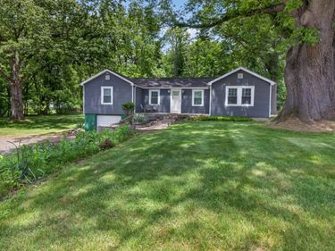 166 Ayrault Road , Fairport, NY 14450