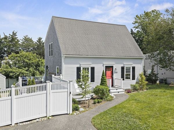 1146 Ferry St, Marshfield, MA 02050
