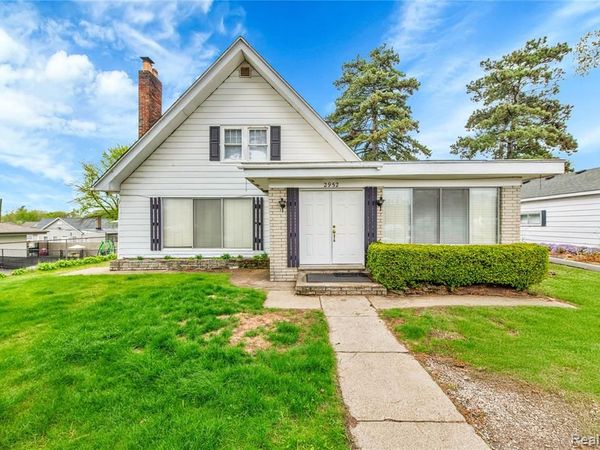 2952 PRYNNE Street , Keego Harbor, MI 48320