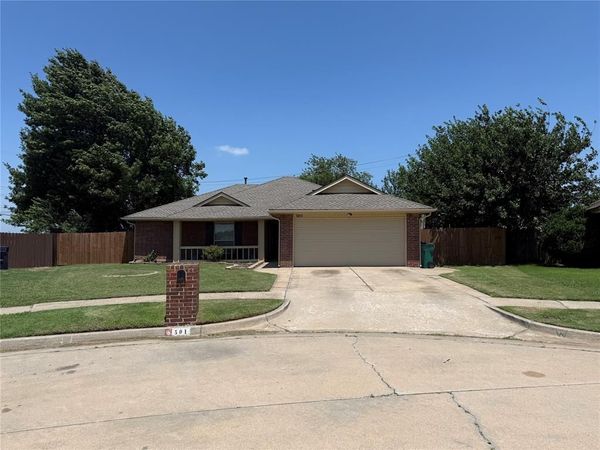 501 SW 149th Place, Moore, OK 73170