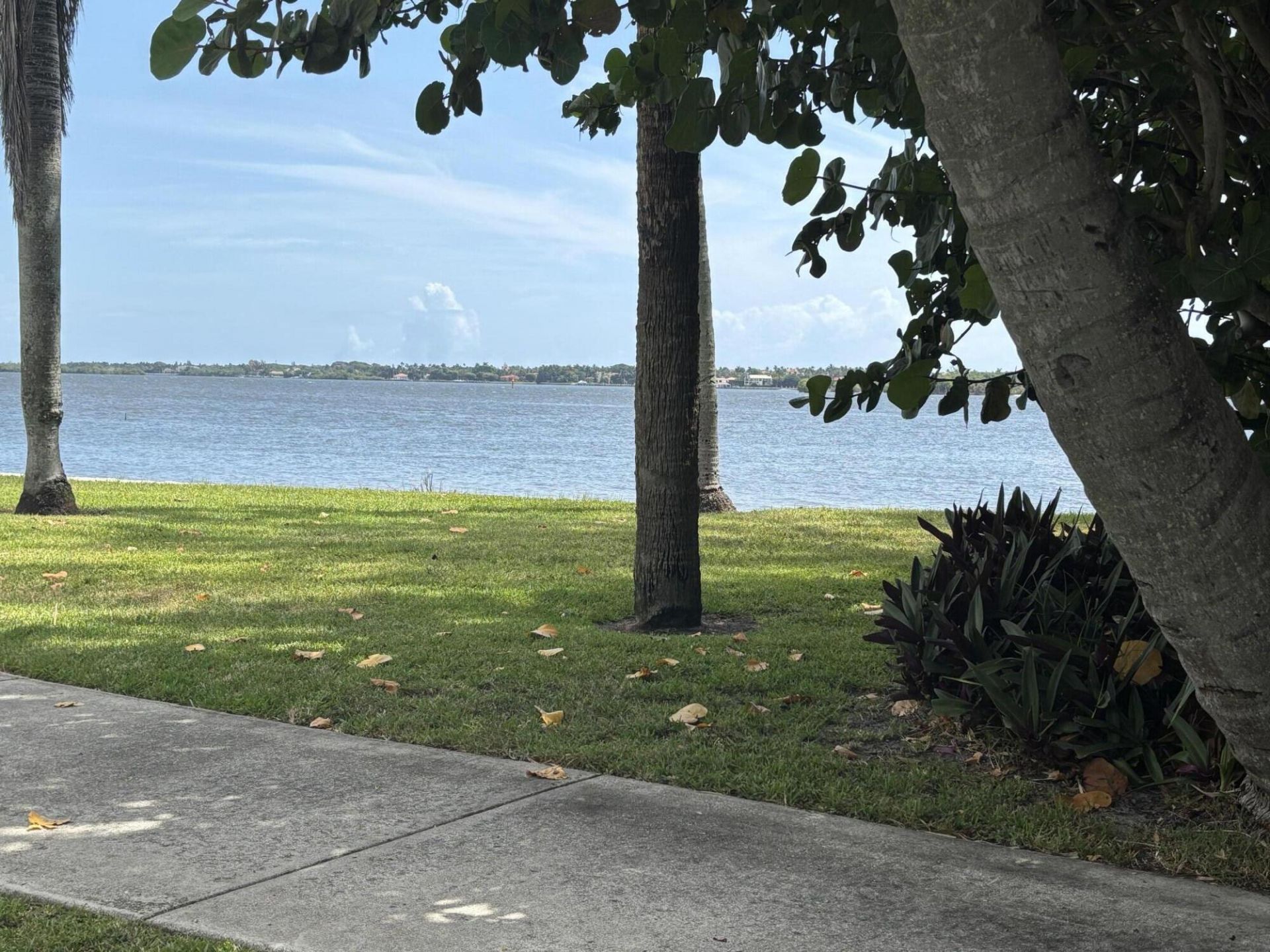 218 Seville Road, West Palm Beach, FL 33405 Photo