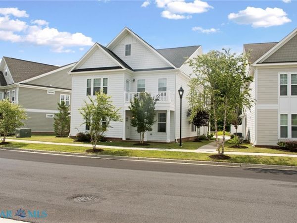 125 Mainsail Loop , Unit 11, Yorktown, VA 23693