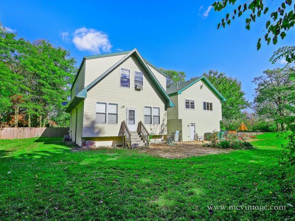 16386 New Avenue , Lemont, IL 60439