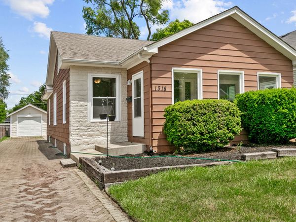 1518 Melrose Avenue , Waukegan, IL 60085