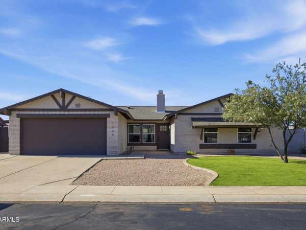 1204 W MCNAIR Street, Chandler, AZ 85224