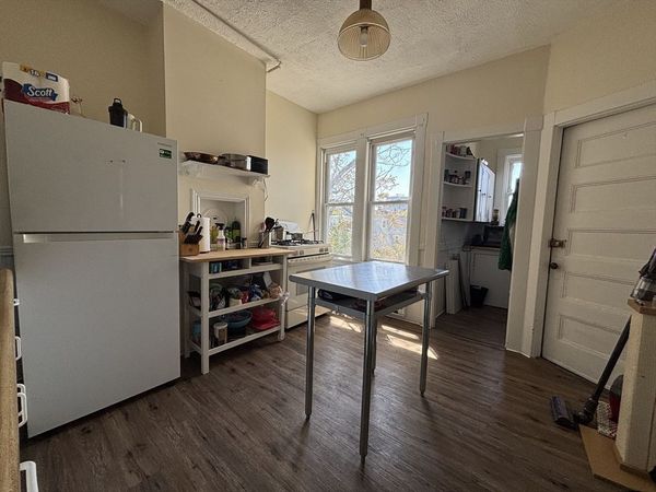 38 Jefferson St, Unit 3, Cambridge, MA 02141