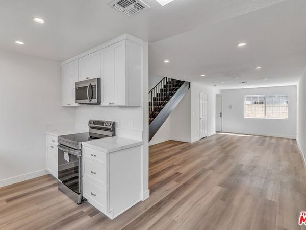6616 Sylmar Avenue, Unit 3, Van Nuys, CA 91405