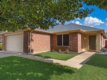 4848 Trail Hollow Drive, Fort Worth, TX 76244