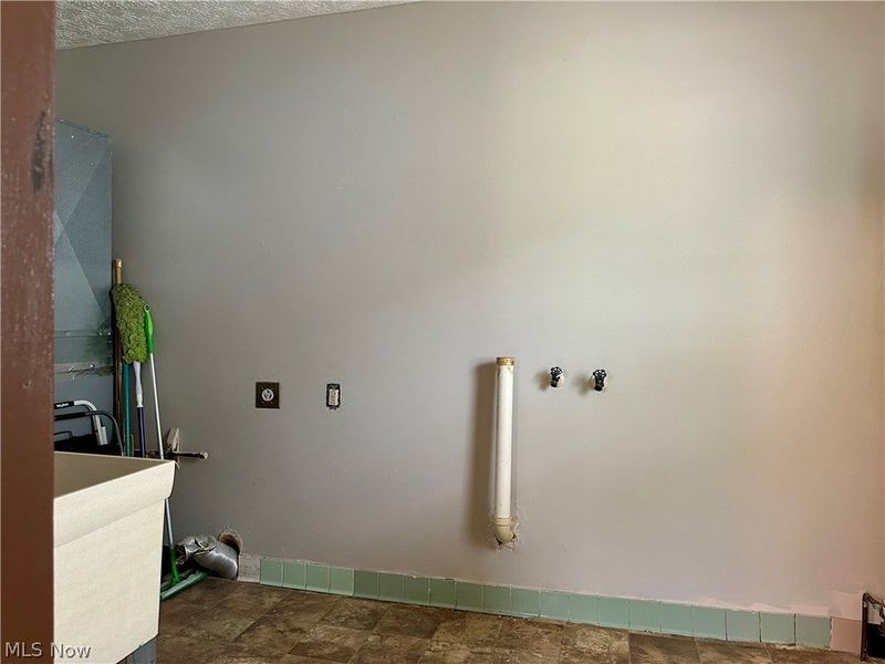 4823 Dunsmore Avenue, Ashtabula, OH 44004 Photo 8