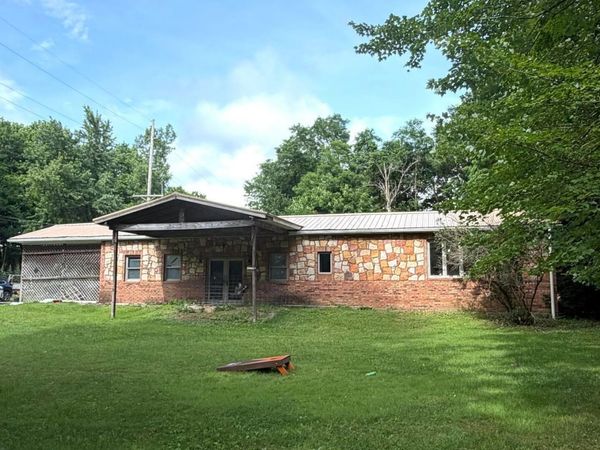450 E Brown Street, New Lexington, OH 43764