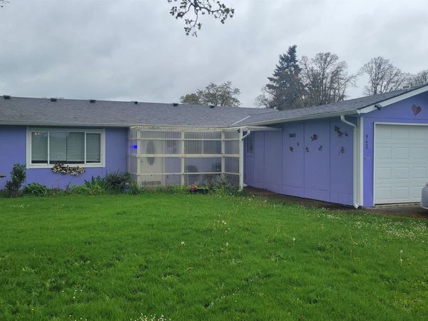 945 N 4th St, Aumsville, OR 97325