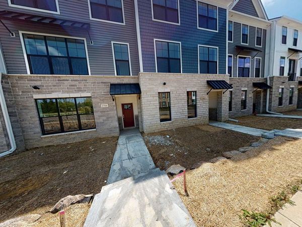 2704 S Spurway Drive, Ann Arbor, MI 48105
