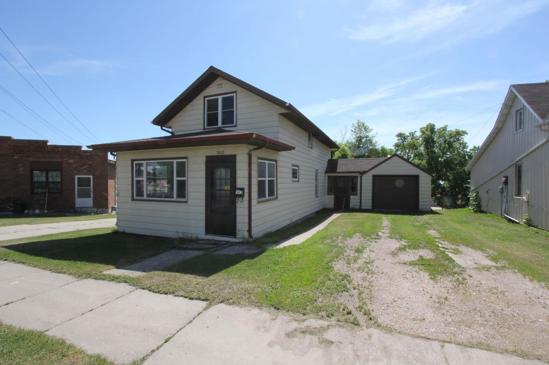302 Riverside Avenue , Thief River Falls, MN 56701 Main Photo