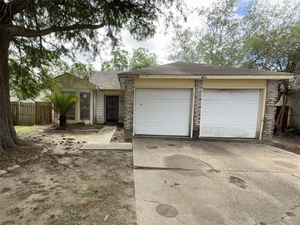 949 E KINGSWAY Drive , Gretna, LA 70056