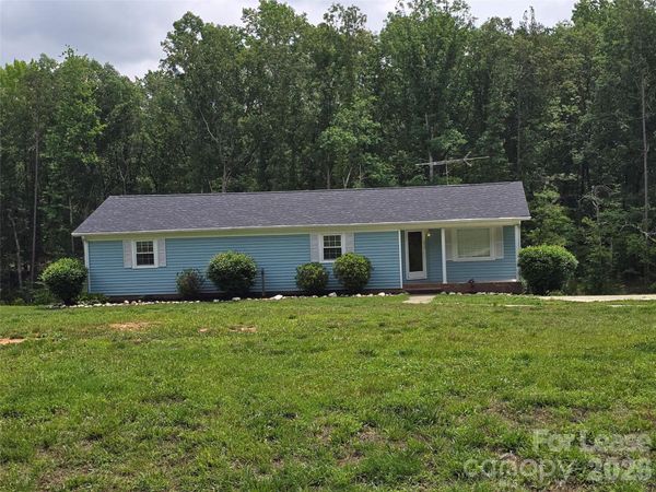 230 Cardinal Avenue , Troy, NC 27371
