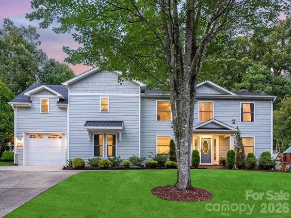 6801 Rollingridge Drive, Charlotte, NC 28211