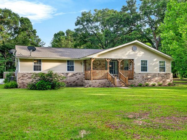 18 Gale Davis, Lumberton, MS 39455