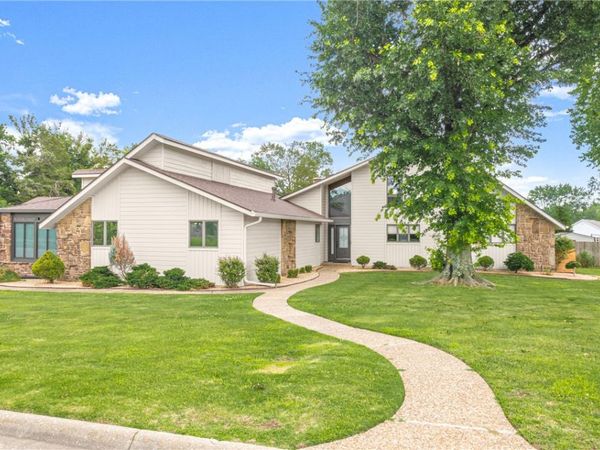 4603 W Centre Court, Rogers, AR 72758