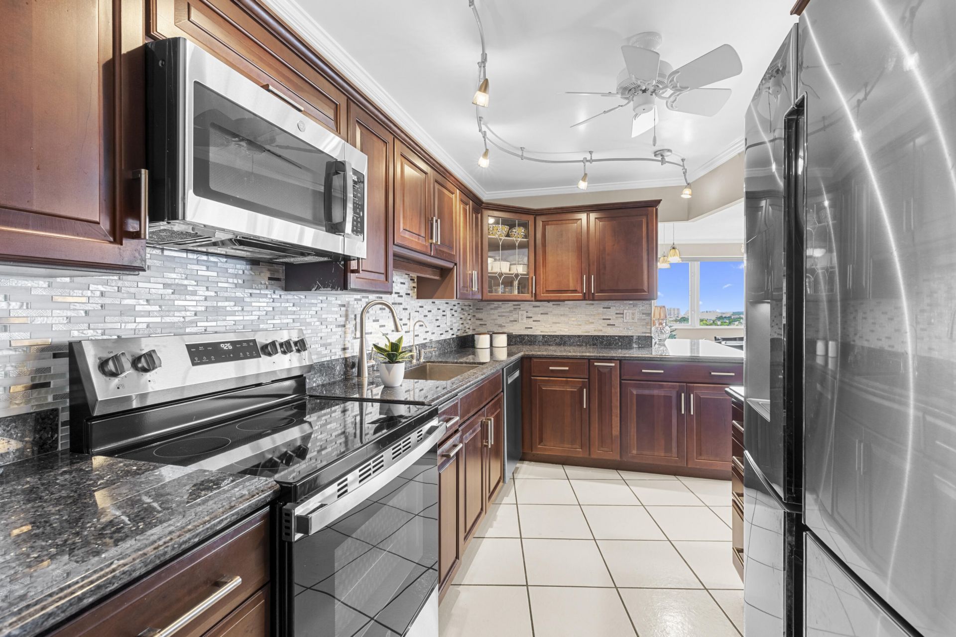 3000 Holiday Drive, Unit 1505, Fort Lauderdale, FL 33316 Photo