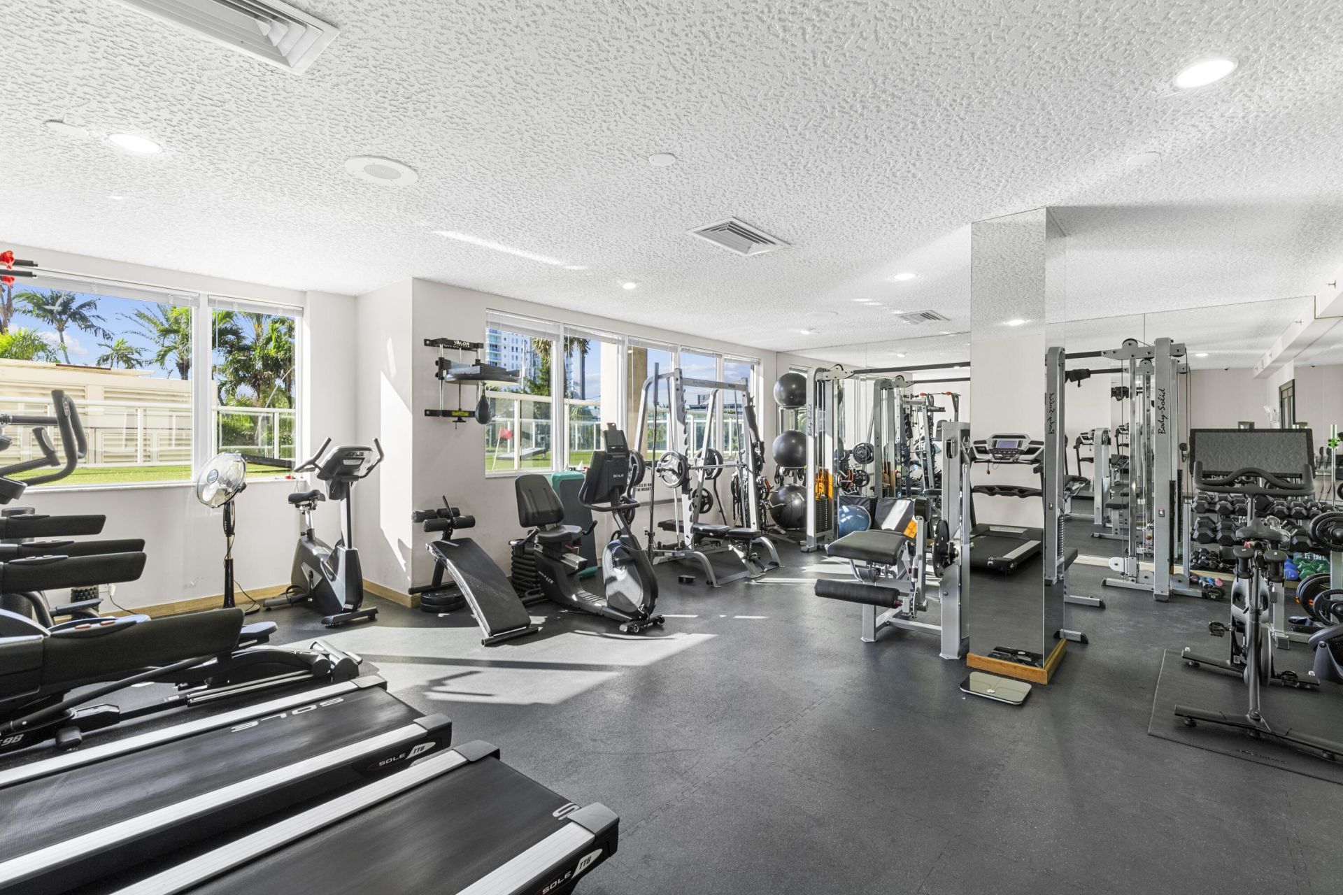 3000 Holiday Drive, Unit 1505, Fort Lauderdale, FL 33316 Photo