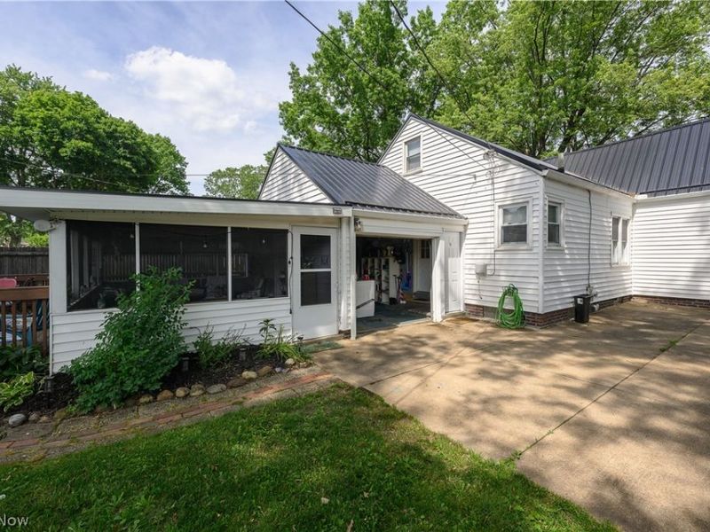 1421 Castlewood Avenue SW, North Canton, OH 44720 Photo 20