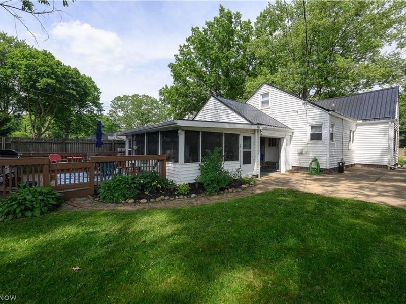 1421 Castlewood Avenue SW, North Canton, OH 44720 Photo 24