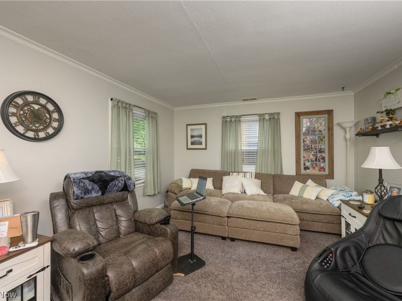 1421 Castlewood Avenue SW, North Canton, OH 44720 Photo 5