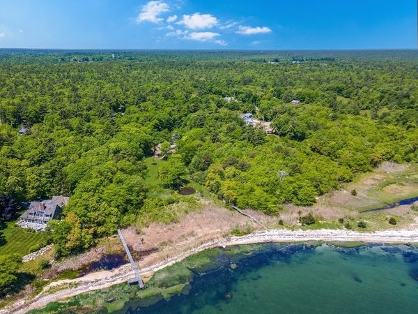 3 Beam St, Mattapoisett, MA 02739