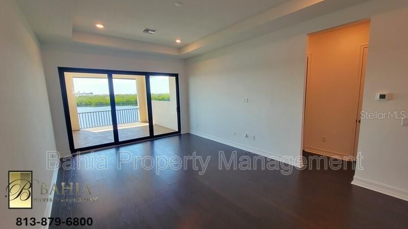 1074 Seagrape Drive, Ruskin, FL 33570 Photo