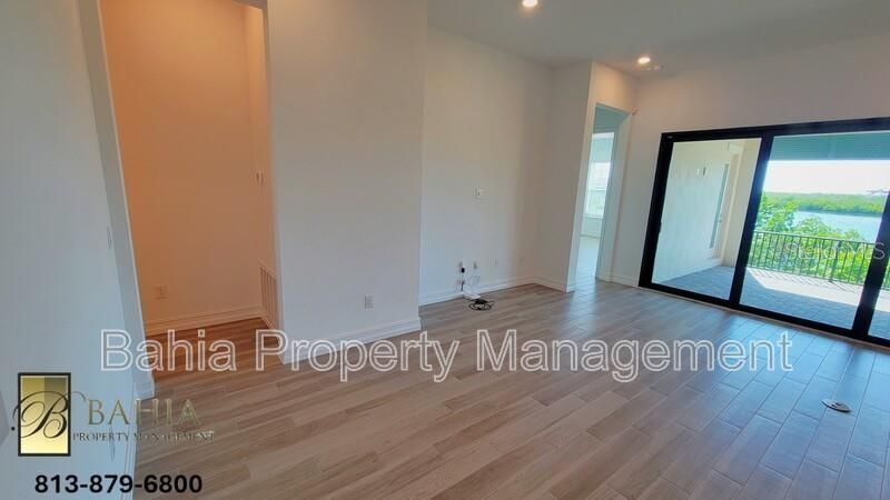 1074 Seagrape Drive, Ruskin, FL 33570 Photo