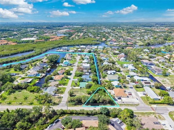 9101 Pennsylvania AVE , BONITA SPRINGS, FL 34135
