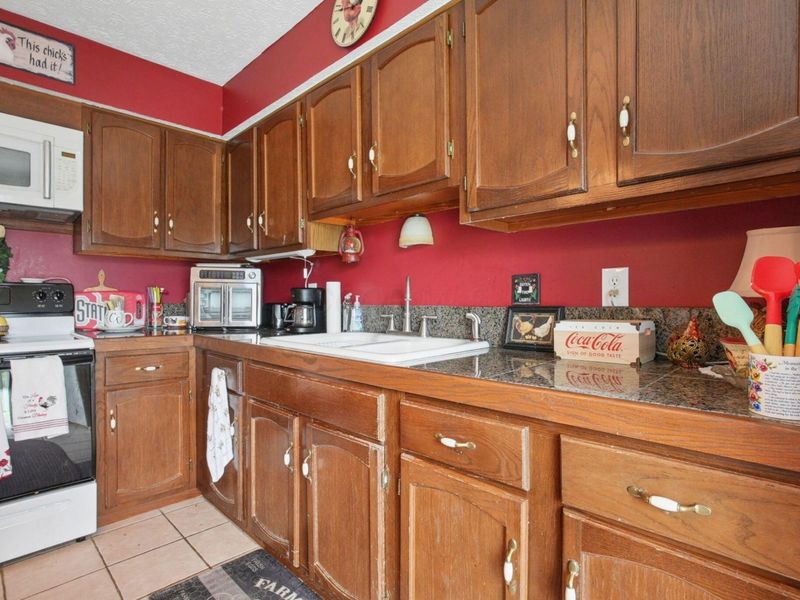 9 Carmel Court , Ashville, OH 43103 Photo 12