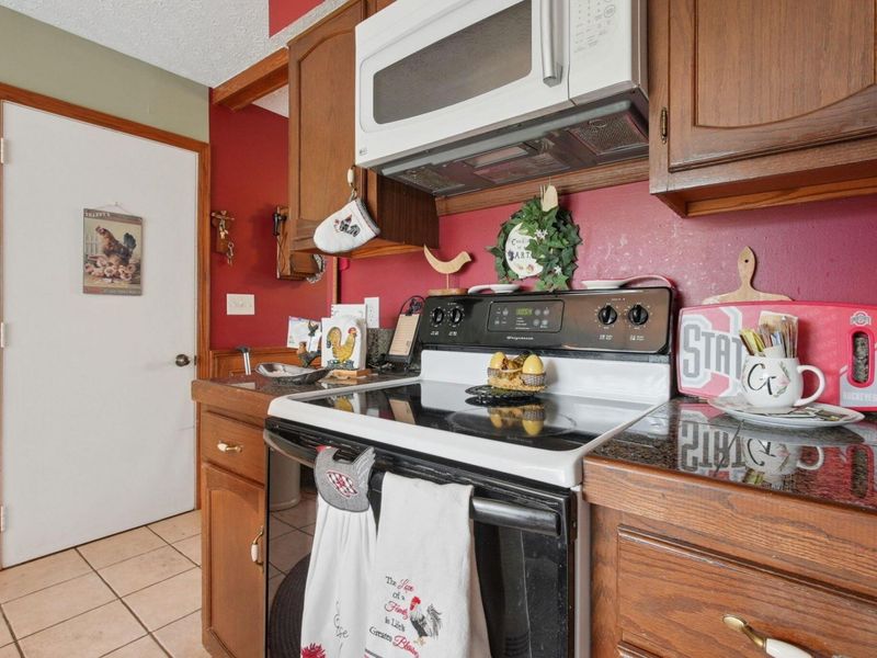 9 Carmel Court , Ashville, OH 43103 Photo 13