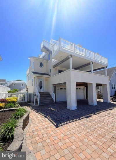 212 N Barnegat Avenue, Surf City, NJ 08008 Main Photo