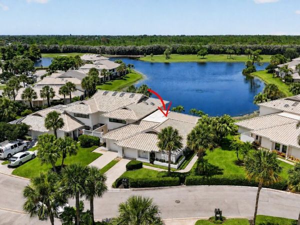5632 SE Foxcross Place, Stuart, FL 34997