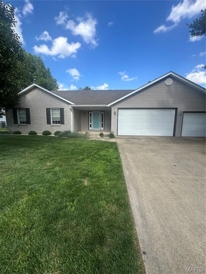 916 Crosswinds Drive , Belleville, IL 62221 Main Photo