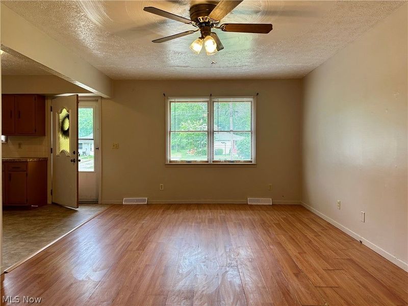 4827 Dunsmore Avenue, Ashtabula, OH 44004 Photo 3