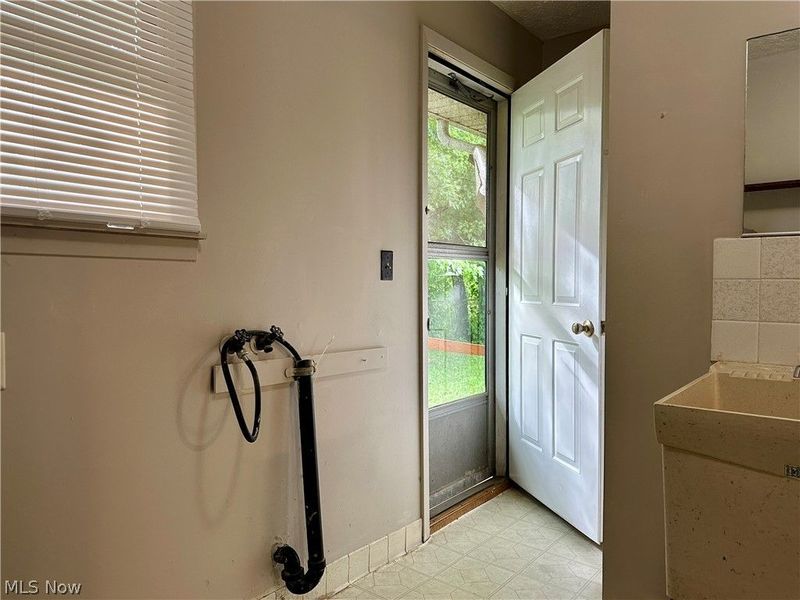4827 Dunsmore Avenue, Ashtabula, OH 44004 Photo 8