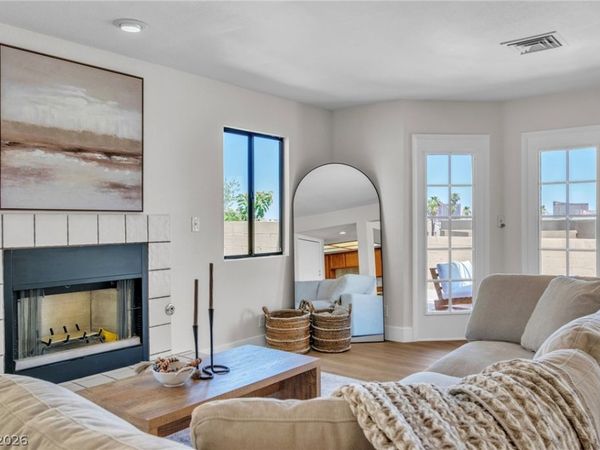 3924 Delos Drive , Las Vegas, NV 89103