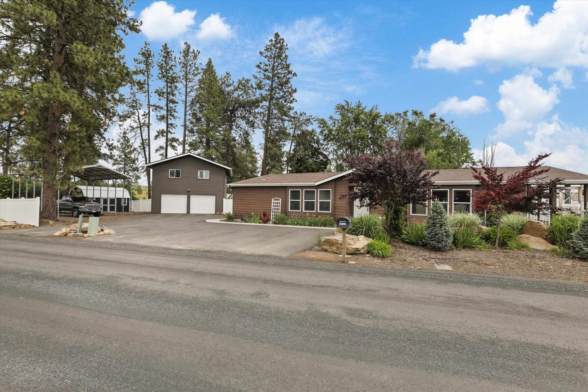 10907 S Pinecroft Rd primary photo