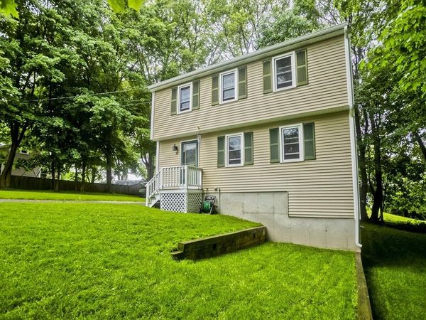 22 Porter St, Shirley, MA 01464