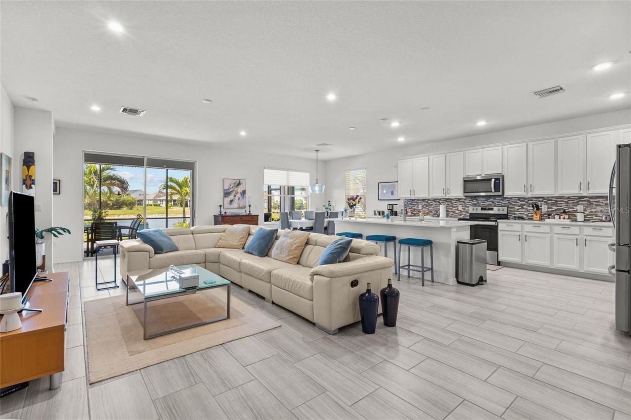 4836 Reisswood Loop, Palmetto, FL 34221 Photo