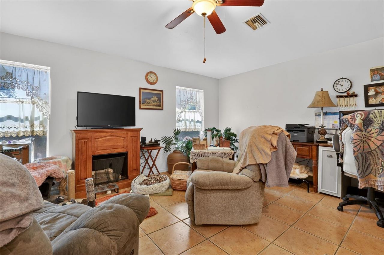 4105 NE 20th Place , Cape Coral, FL 33909 Photo