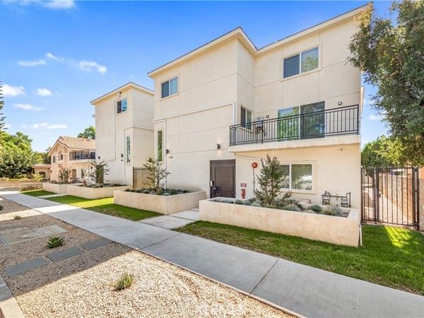 17158 Chatsworth Street, Unit 4, Granada Hills, CA 91344