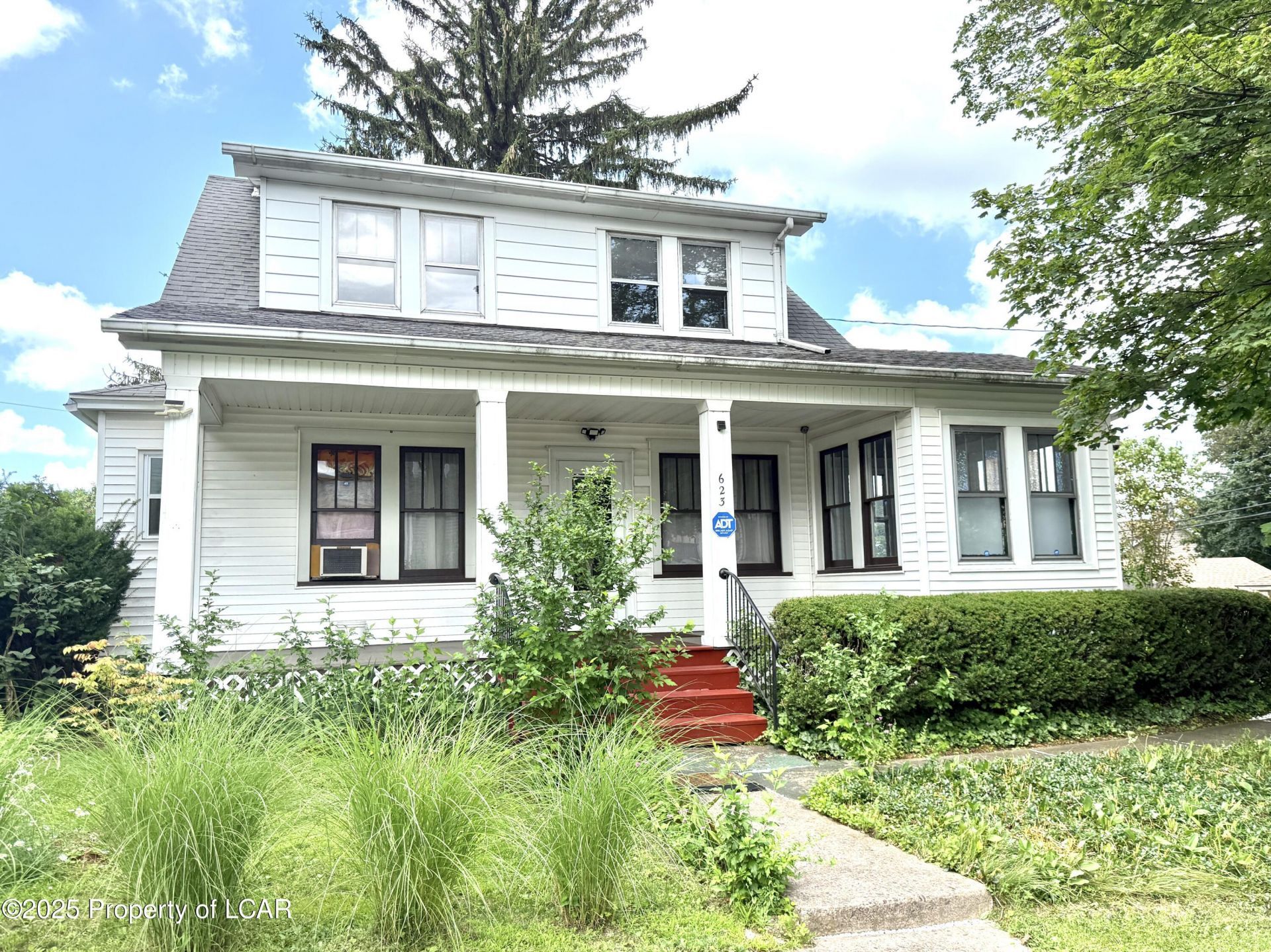 623 W 8th Street, Hazleton, PA 18201 Main Photo