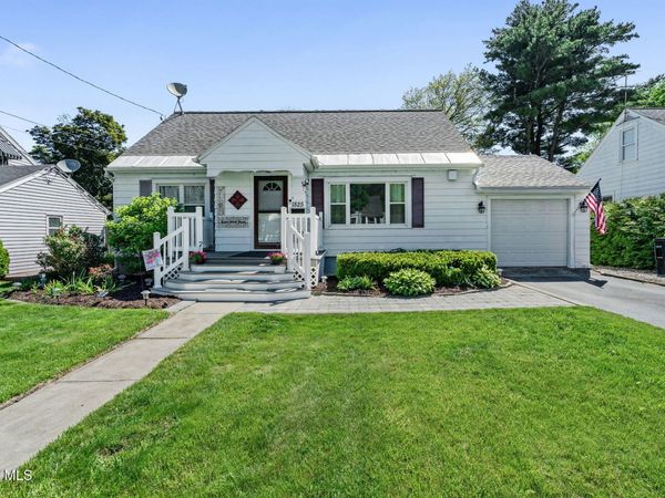 1825 Van Cortland Street, Schenectady, NY 12303