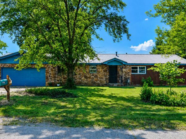 101 N Maple Street , Quapaw, OK 74363