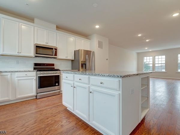 15 Braeburn Ct, Livingston, NJ 07039