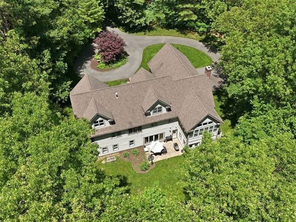409 Henry St, Amherst, MA 01002